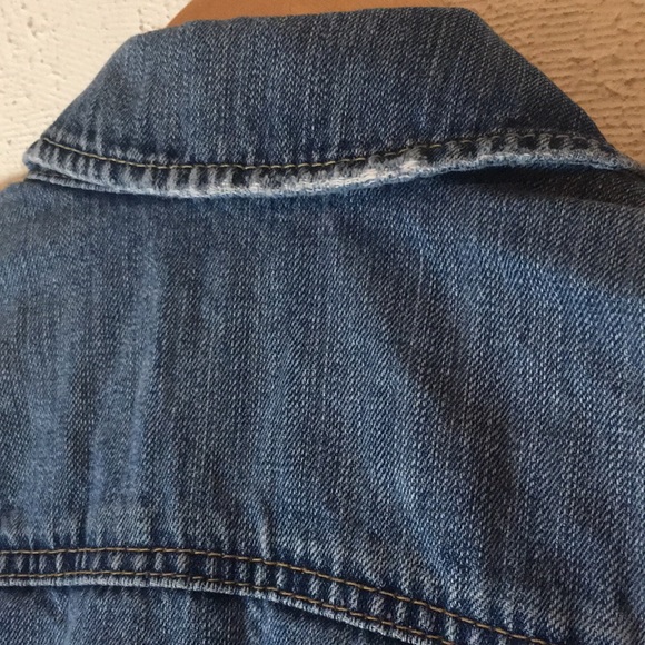 AE Classic Distressed Jean Jacket - XS - Picture 7 of 8
